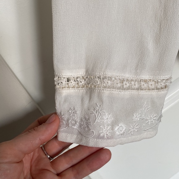 Elegant embroidered blouse - Picture 3 of 7
